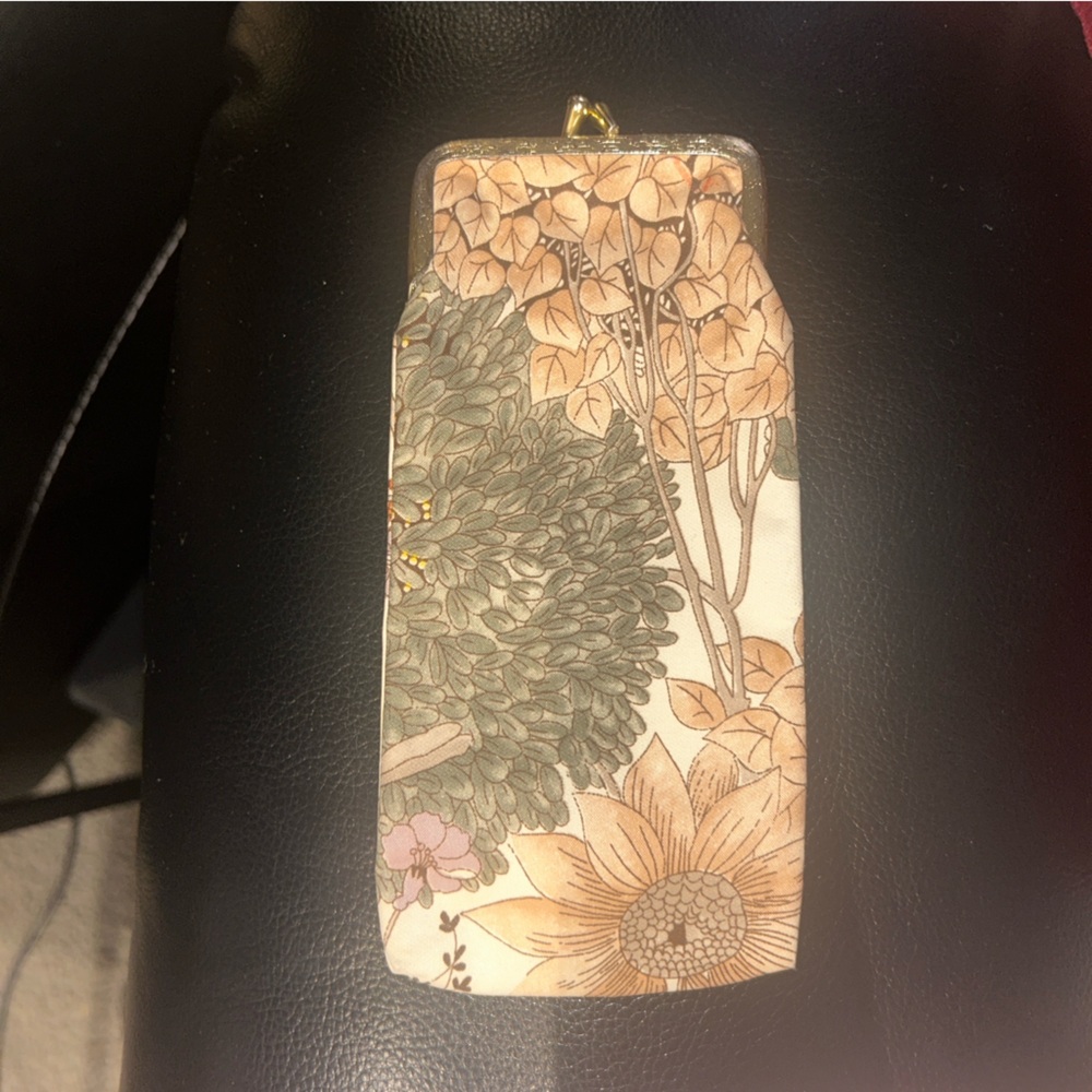 Vintage silk lined coin purse snap closure